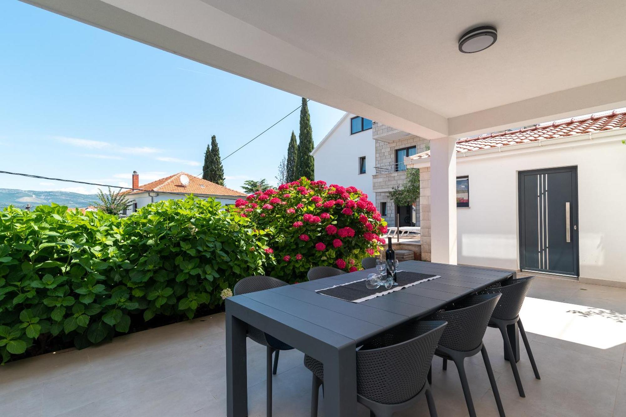 Maca Apartments & Suites Trogir Eksteriør billede