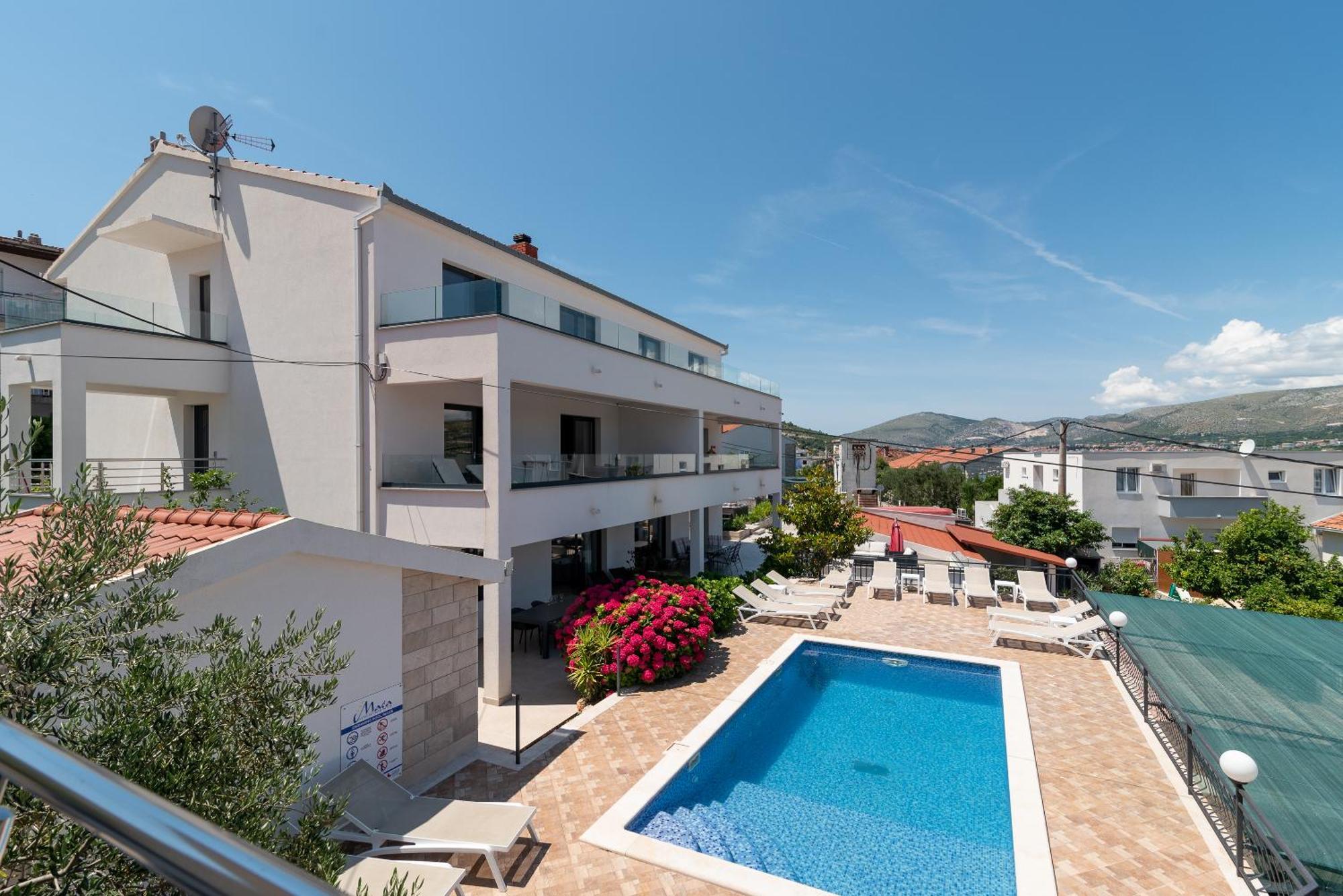 Maca Apartments & Suites Trogir Eksteriør billede