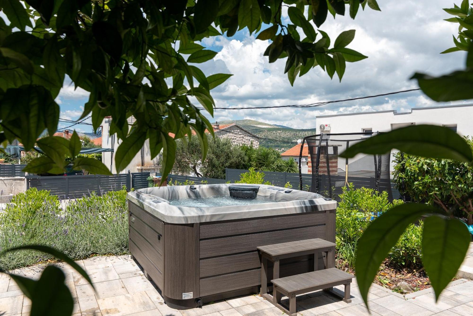 Maca Apartments & Suites Trogir Eksteriør billede