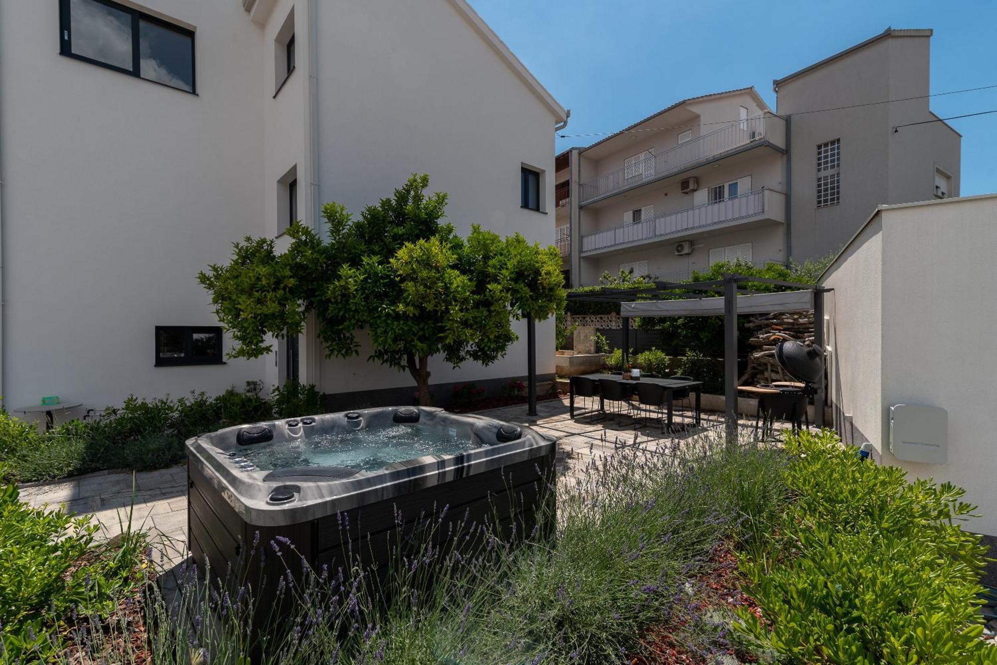 Maca Apartments & Suites Trogir Eksteriør billede
