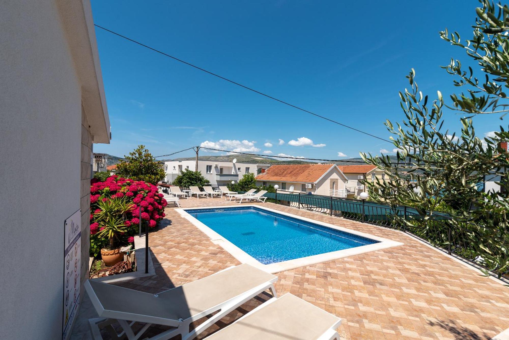 Maca Apartments & Suites Trogir Eksteriør billede