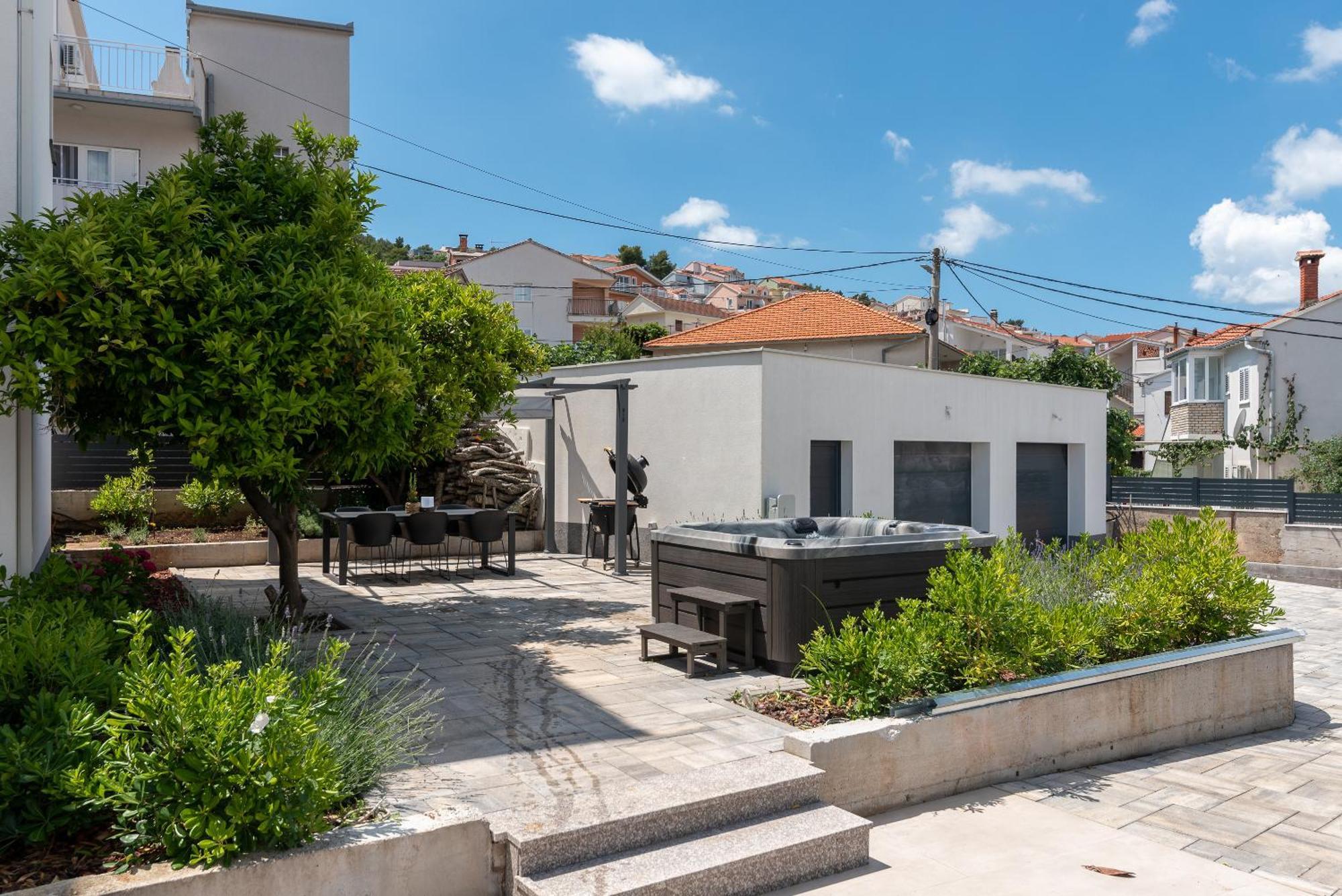Maca Apartments & Suites Trogir Eksteriør billede