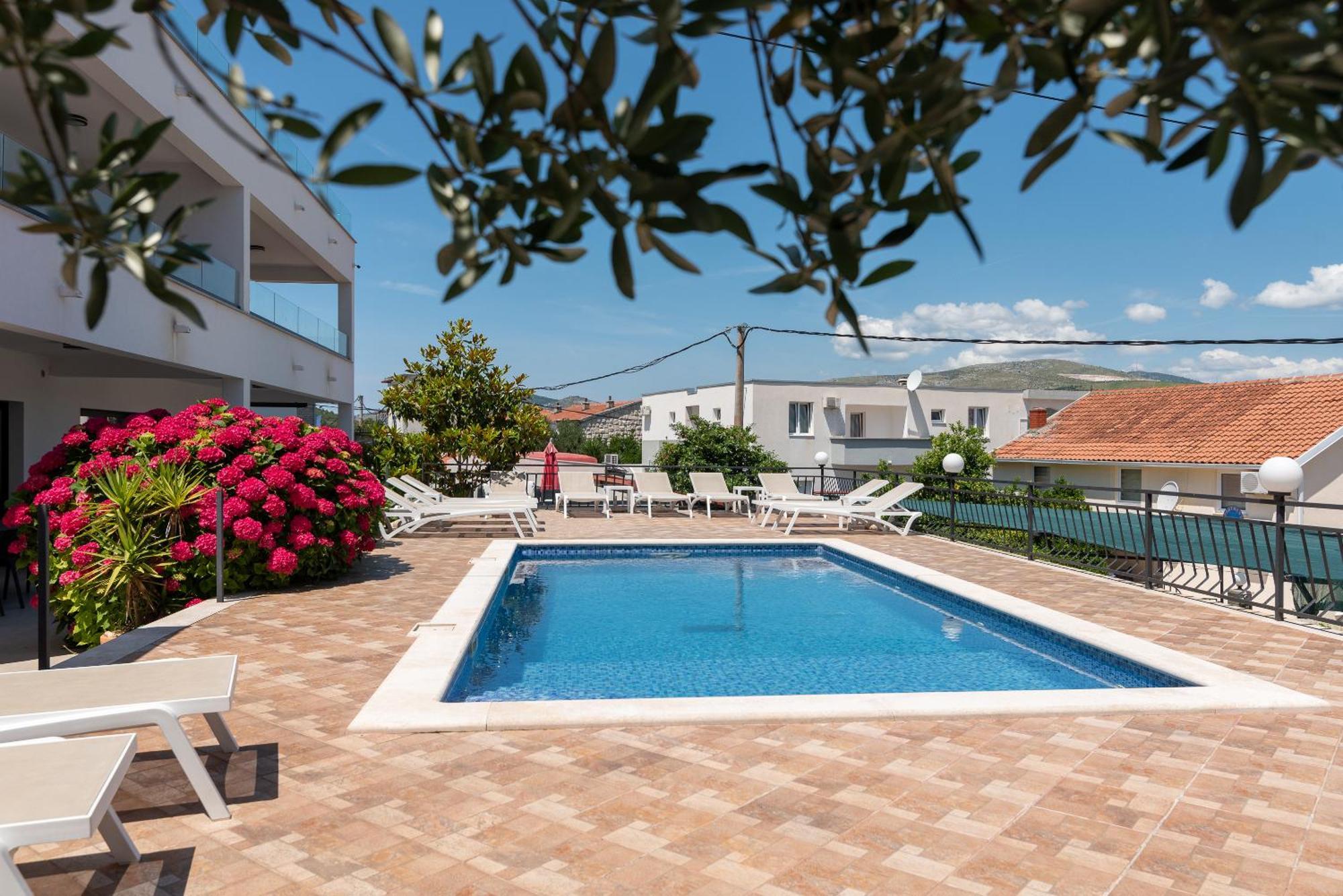 Maca Apartments & Suites Trogir Eksteriør billede